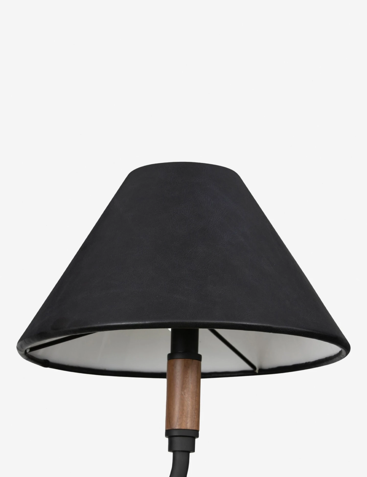 Doherty Linear Pendant Light 7 Doherty Linear Pendant Light - Image 7