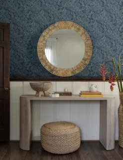 Paquita Round Mirror -Home Decor Sale BequiaWallpaper Malene DARK 3 SITECROP 92ab01c1 e17f 4927 bd5e 3356aff3caf4 scaled