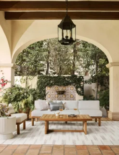 Simi Indoor/Outdoor Rug -Home Decor Sale OutdoorLivingRoomIII 1230 SITECROP 1d77f0db 7c68 485b a7db 023562e54470 scaled