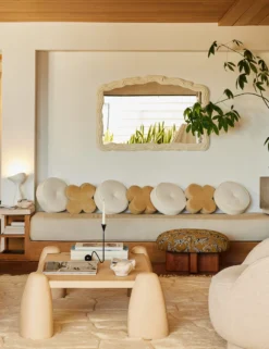 Velvet Clover Pillow By Sarah Sherman Samuel 25 Velvet Clover Pillow By Sarah Sherman Samuel -Home Decor Sale SSSHOTEL Site Crops Lifestyle 9 scaled